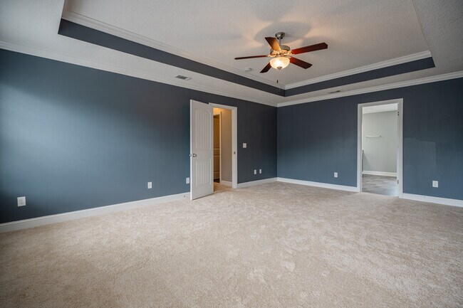 Building Photo - 717 Highgrove Ct
