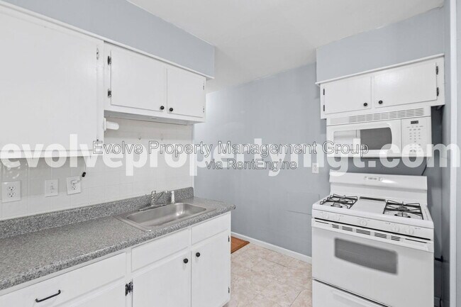 Building Photo - 2020 Vinton Ave