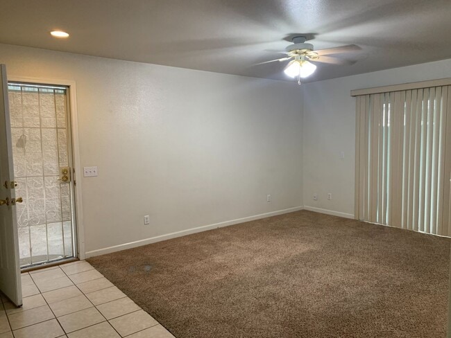 Building Photo - 607e