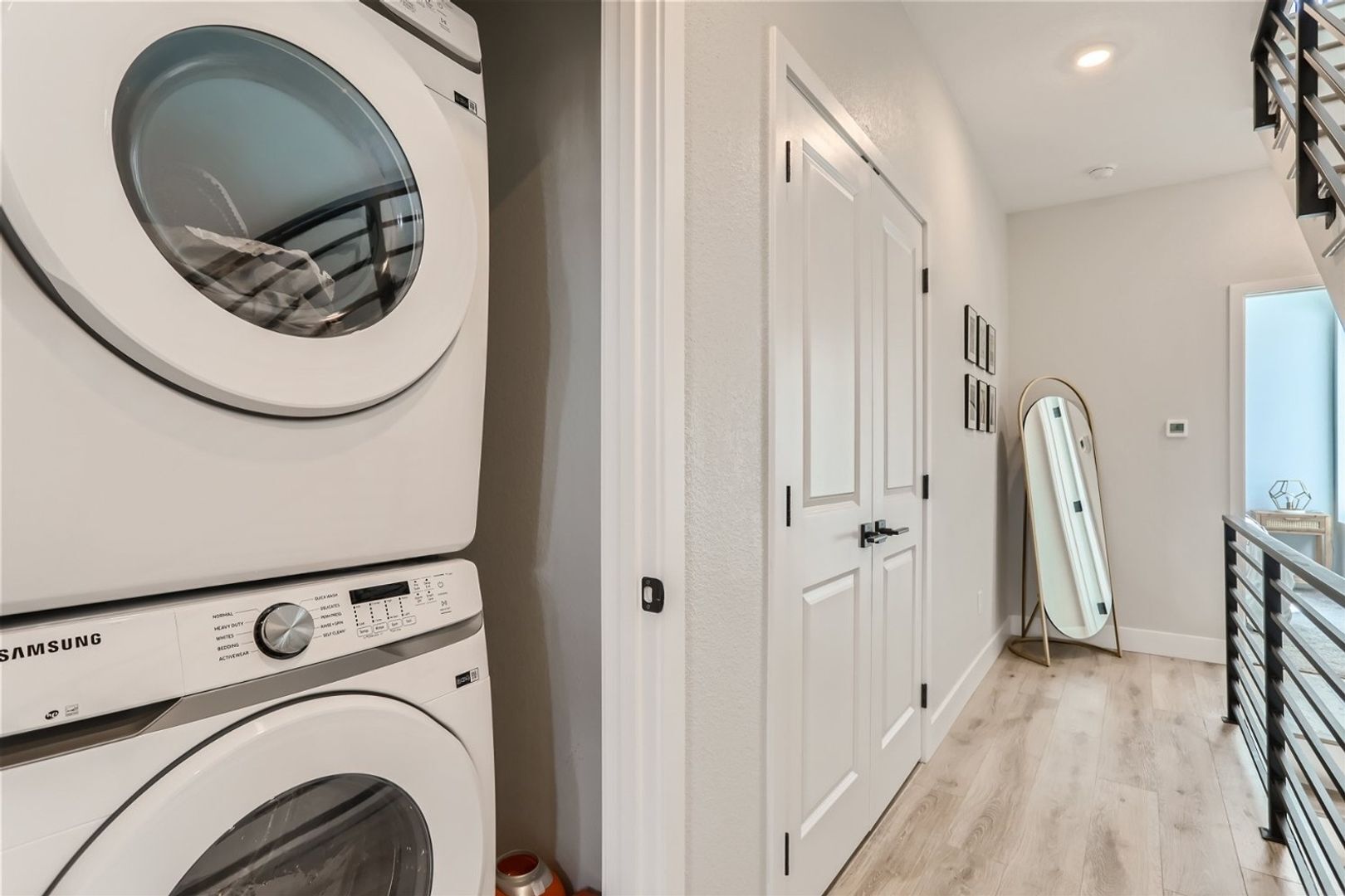 Building Photo - 1277 Yates St