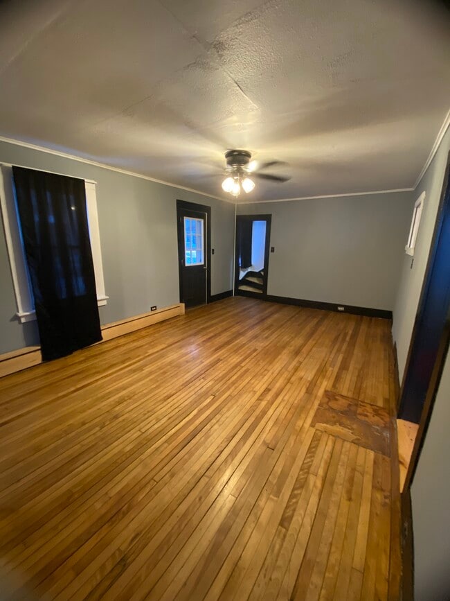 Building Photo - 19 Garden St