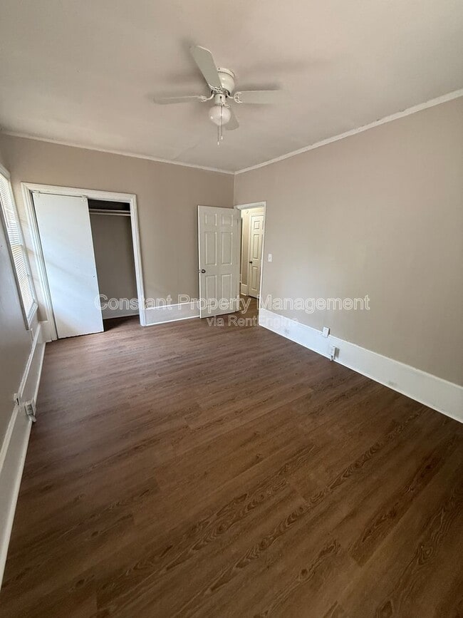 Building Photo - 614 W Poplar St