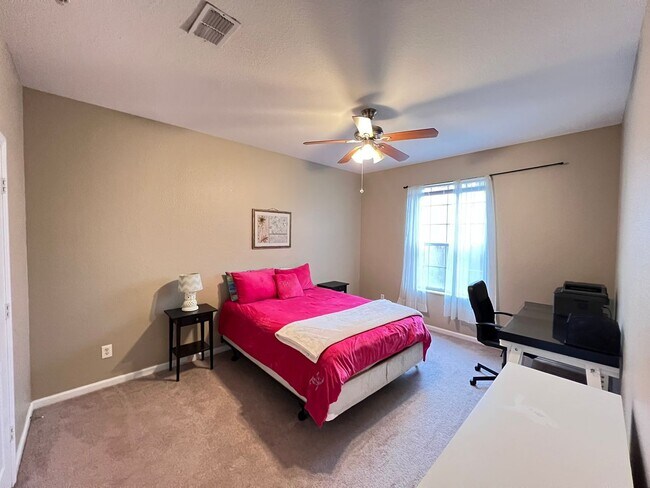 Building Photo - The perfect home waiting for you! FULLY FU...