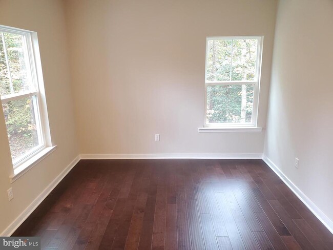 Building Photo - 142 Little Whim Rd