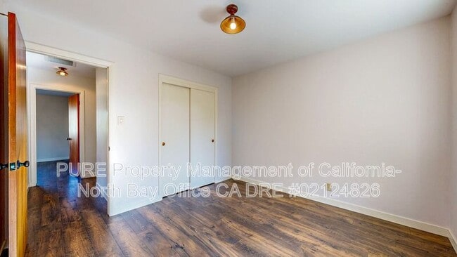 Building Photo - 1827 Creekside Rd