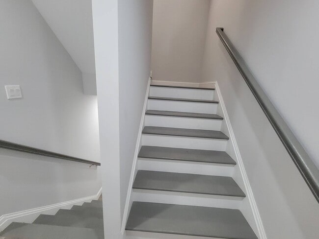 Building Photo - 31 Bouton St