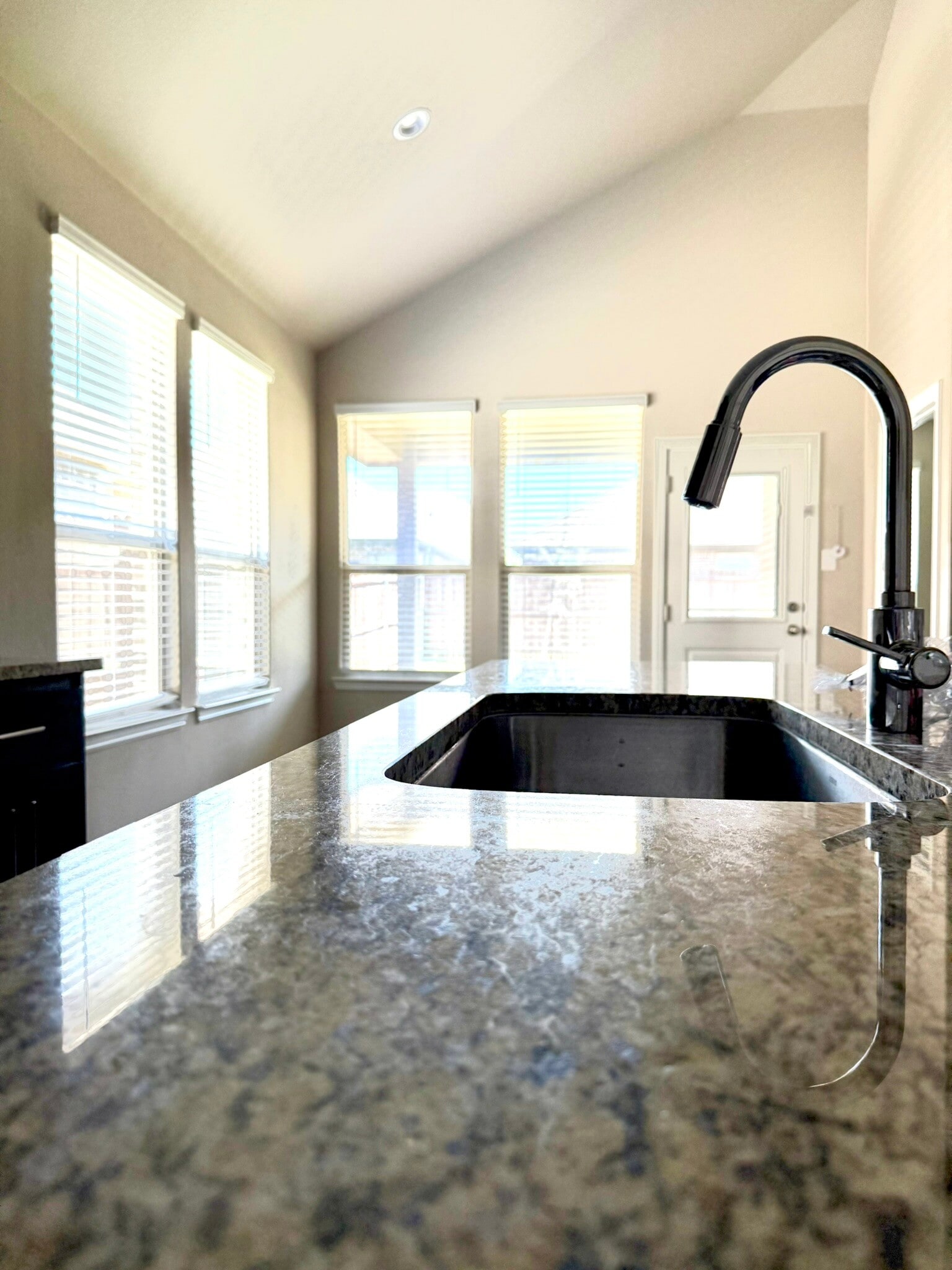 Granit countertops - 11516 Lavonia Rd