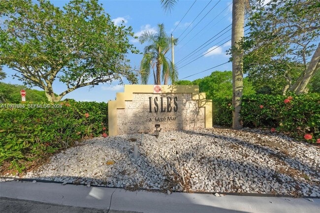 Building Photo - 12400 Vista Isles Dr