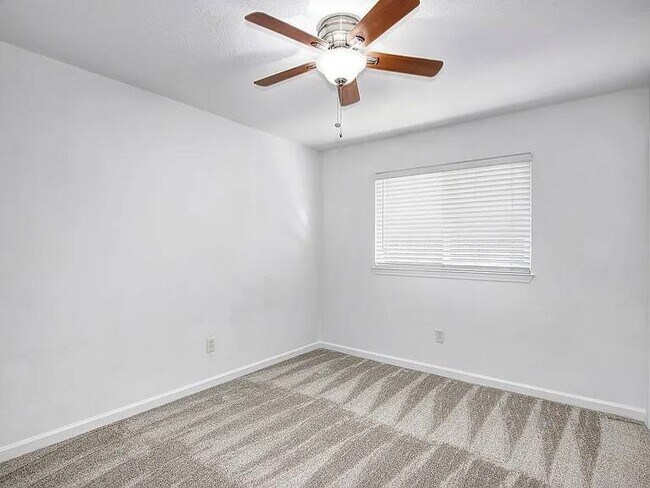 Building Photo - 6632 Branchwater Way