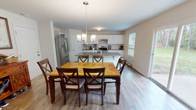 Building Photo - Pet Friendly 2023 Build in Convenient Location!