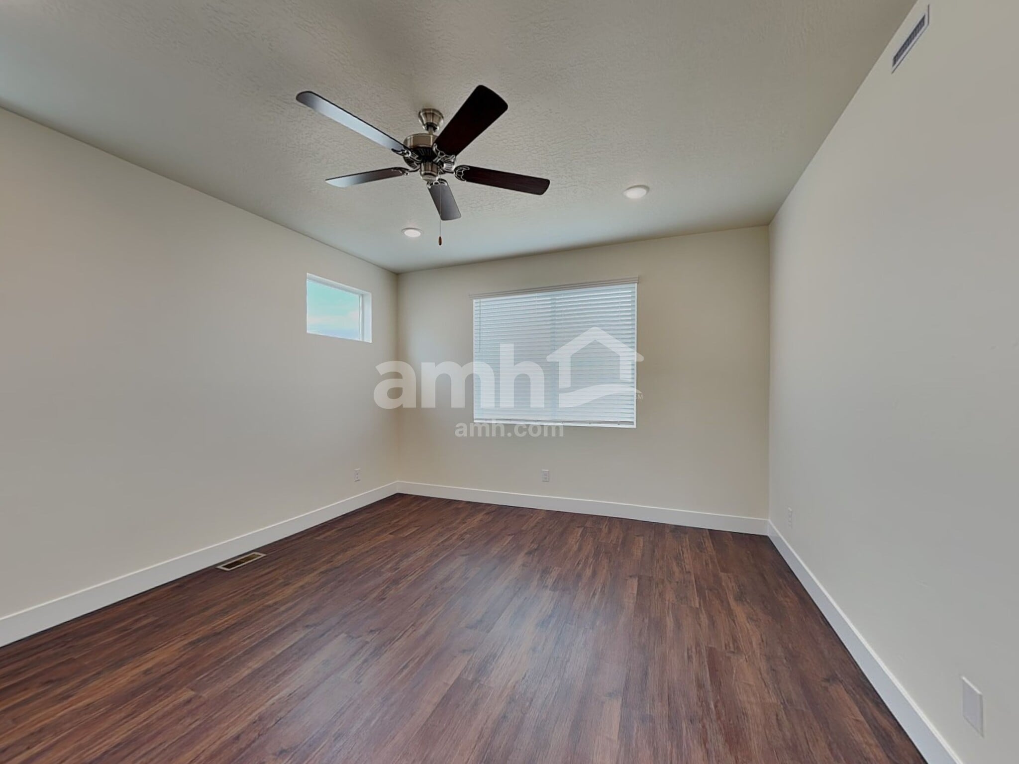 Building Photo - 2990 N Vigo Ave