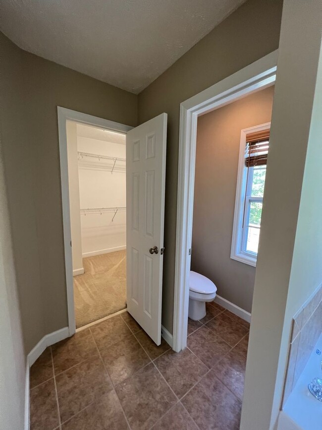 Building Photo - Stunning 4 Bed, 2.5 Bath Home in Cameron