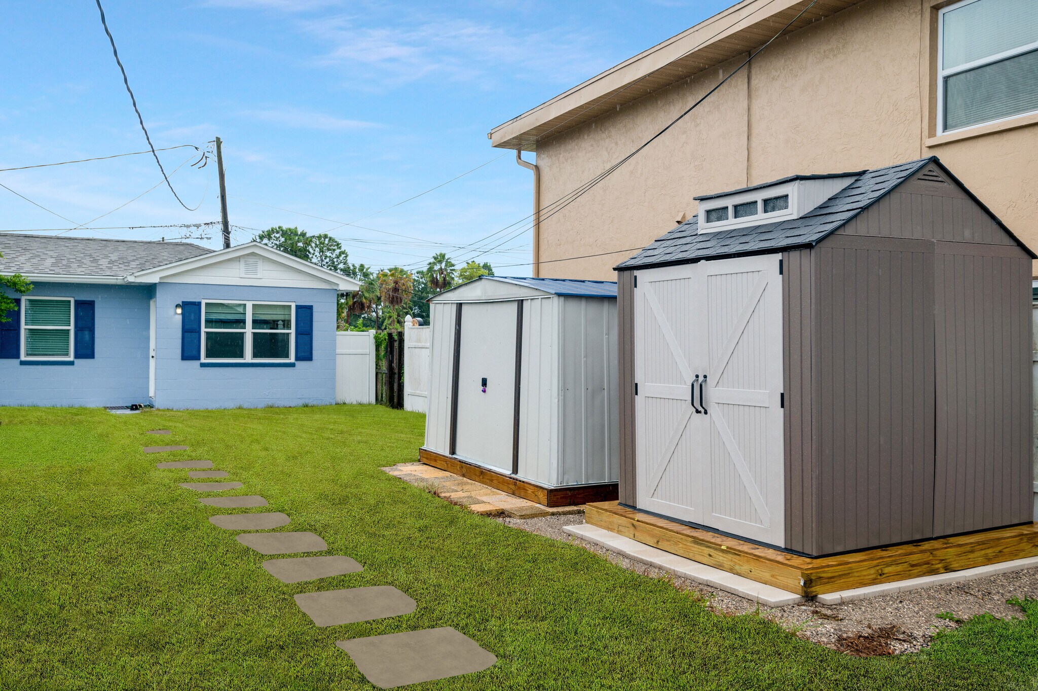 Building Photo - 401 S Mars Ave