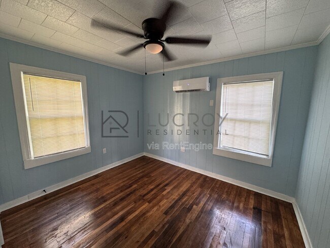 Building Photo - 1816 Kenmore Dr