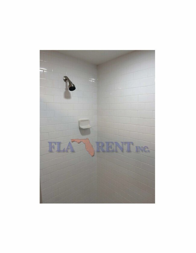 Building Photo - 4/2 Bungalow in Geneva!!