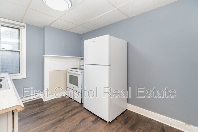 Building Photo - 149 N 2nd St