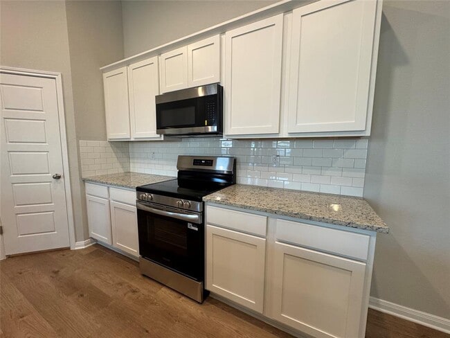 Building Photo - 423 Cross Barn Blvd