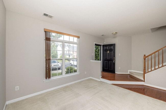 Building Photo - Well-maintained townhouse in Richmond