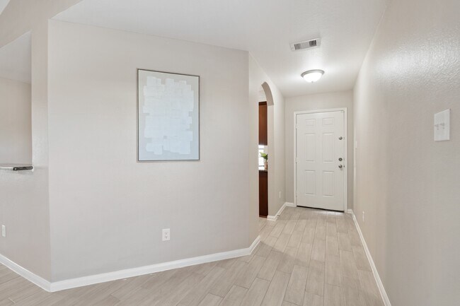 Building Photo - 1001 Strawberry Ridge Dr