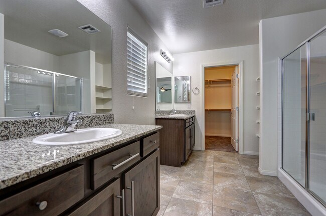 Building Photo - 5853 Lavender Breeze St