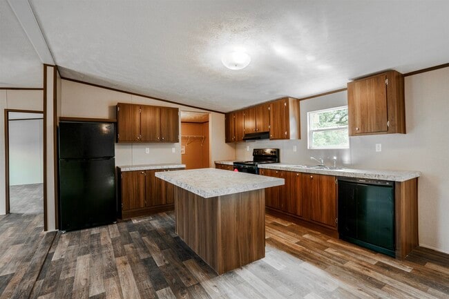 Building Photo - 201-218 18th St