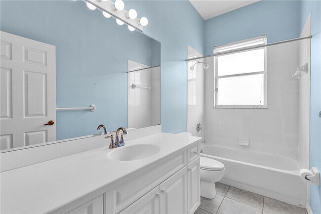 Building Photo - 4100 Chablis St SW