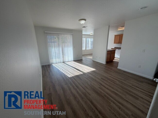 Building Photo - 794 N 195 W