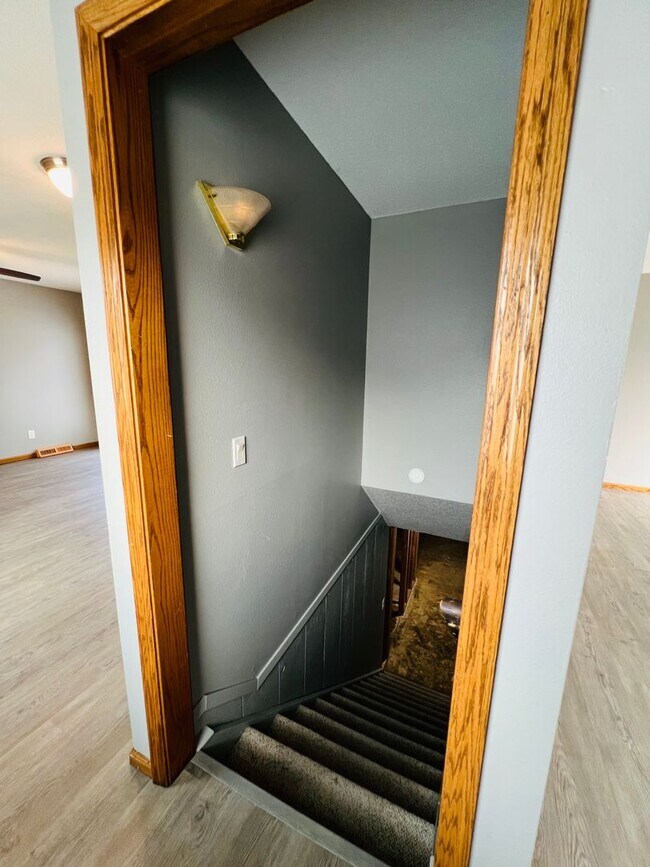 Building Photo - 3 Bedroom Home w/ Garage in Marion, IA