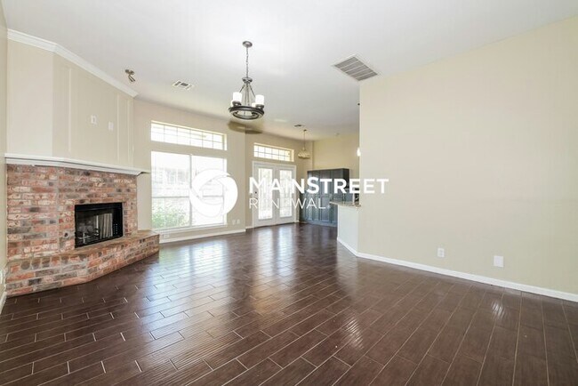Building Photo - 3 Bedroom Pet-Friendly Home in Edmond, OK with Main Street Renewal