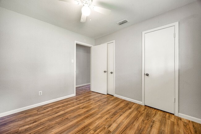 Building Photo - 5618 Briarwick Ln