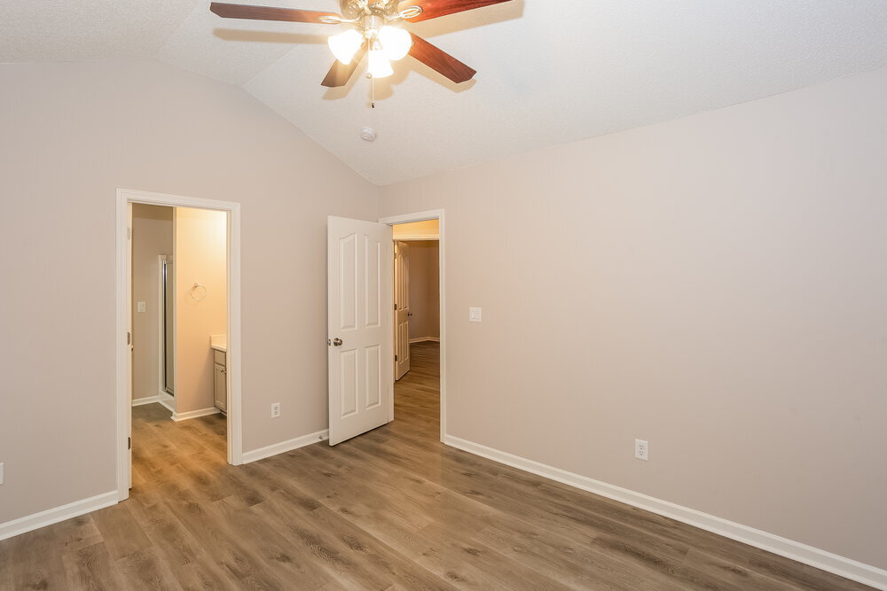 Building Photo - 5902 Shining Oak Ln