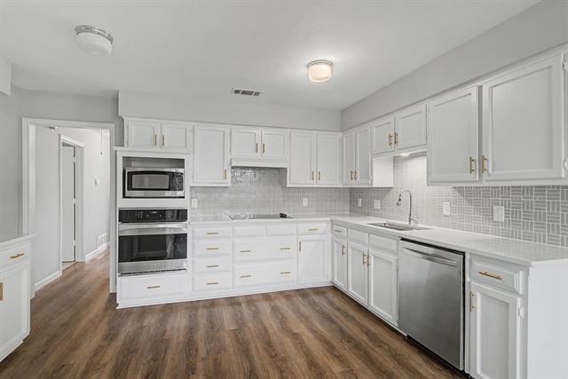 Building Photo - 2126 Teakwood Ln