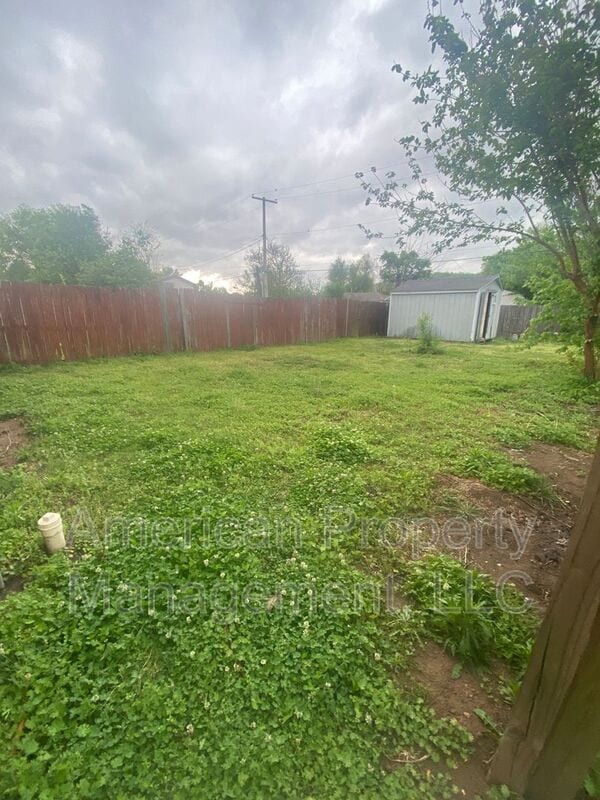 Building Photo - 6318 S Newport Ave