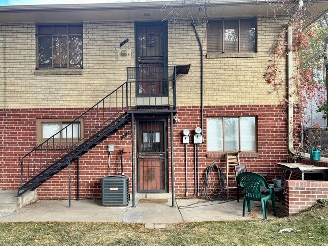 Building Photo - 3211 S Lincoln St