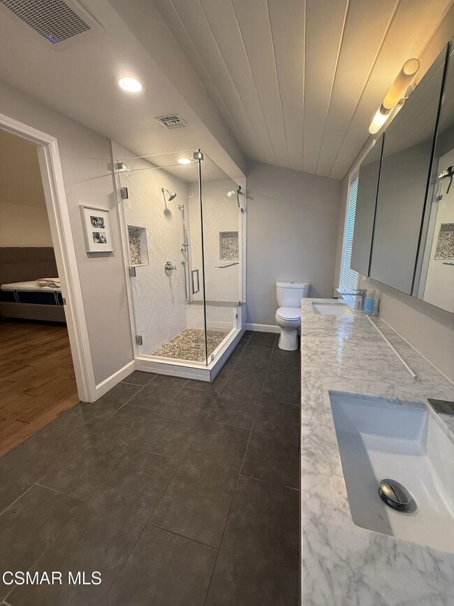 Building Photo - 23400 Collins St