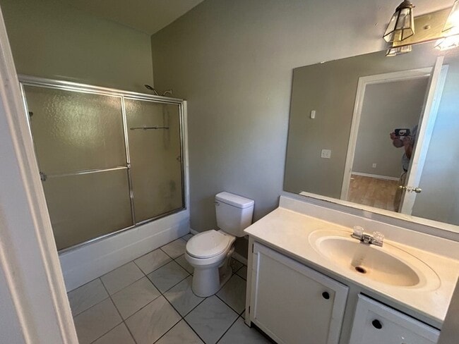 Building Photo - 10-A Willow Lane