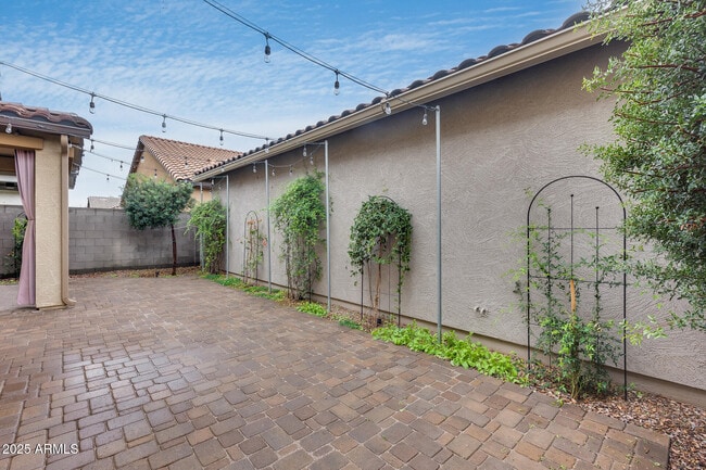 Building Photo - 6853 E Posada Cir