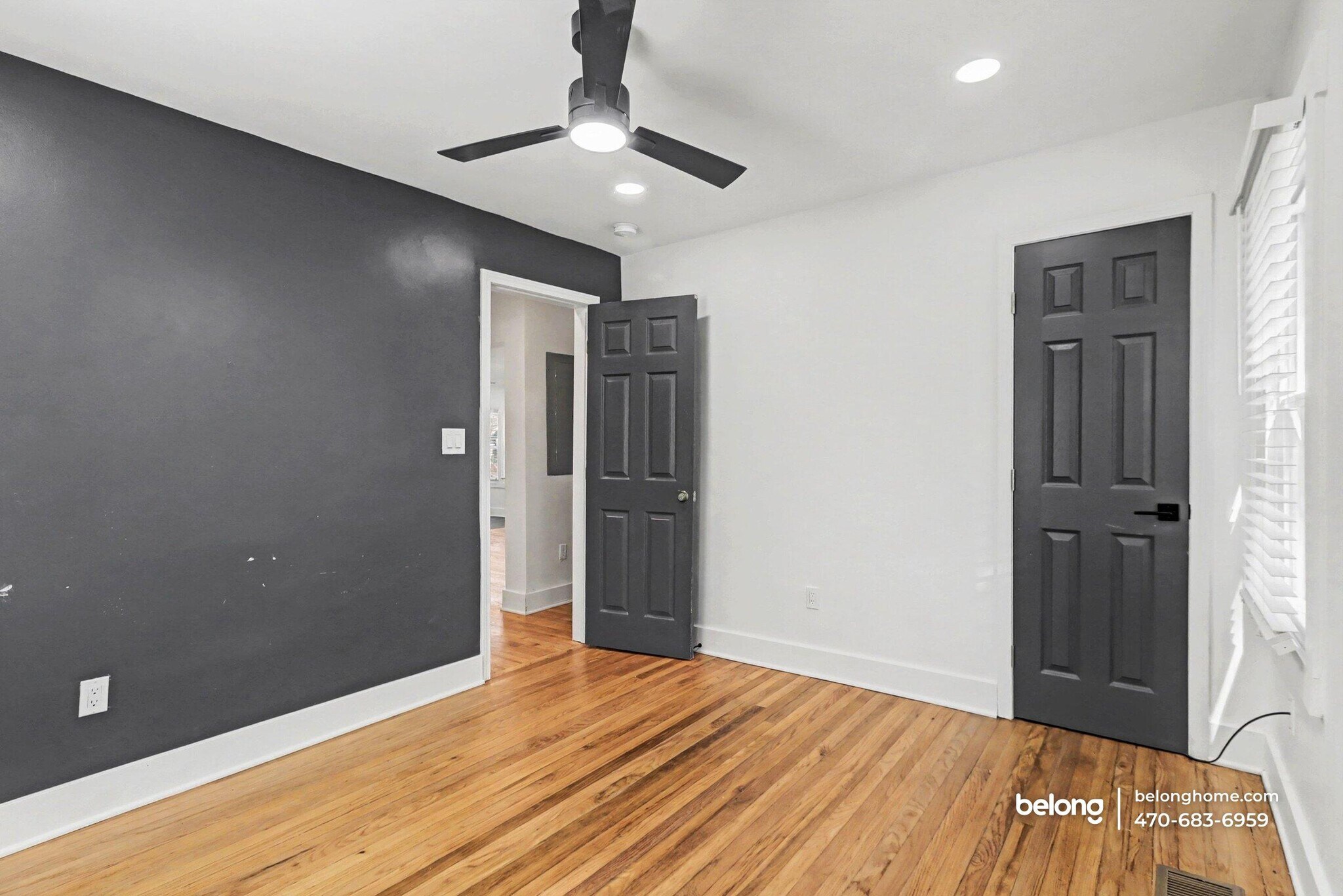 Building Photo - 1866 Thompson Ave