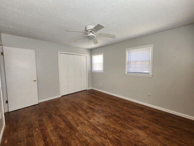 Building Photo - 3 Bedroom 2 Bath home in Newnan, GA Large Wooded Lot - Rural Setting