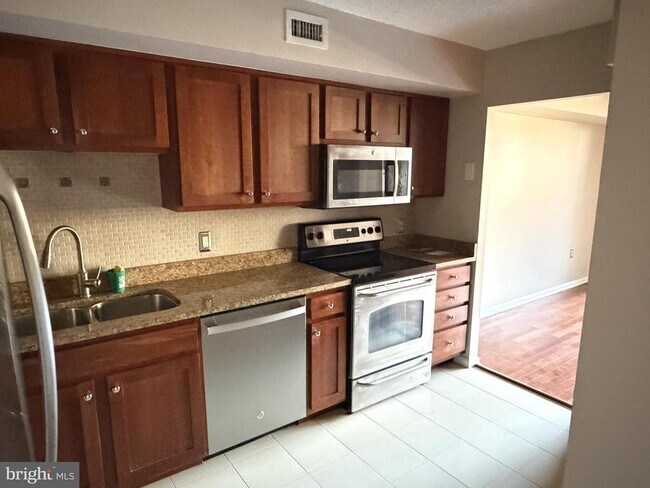 Building Photo - 2230 George C Marshall Dr