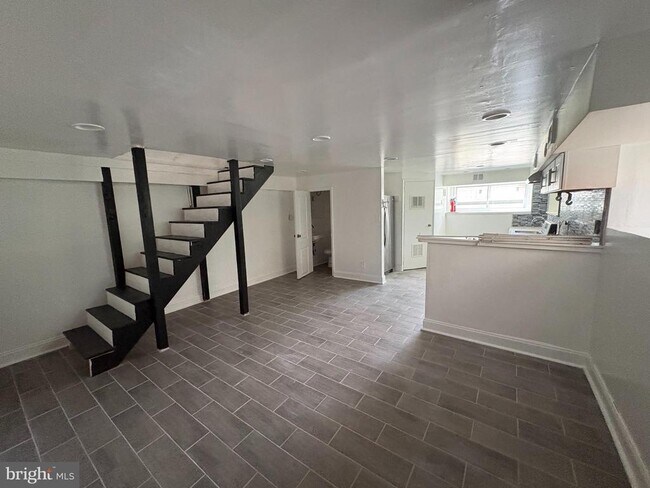 Building Photo - 6619 Blakemore St
