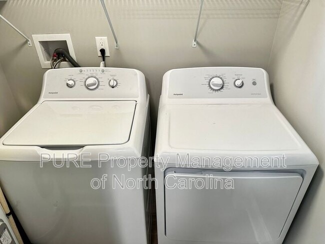 Building Photo - 708 Union St S