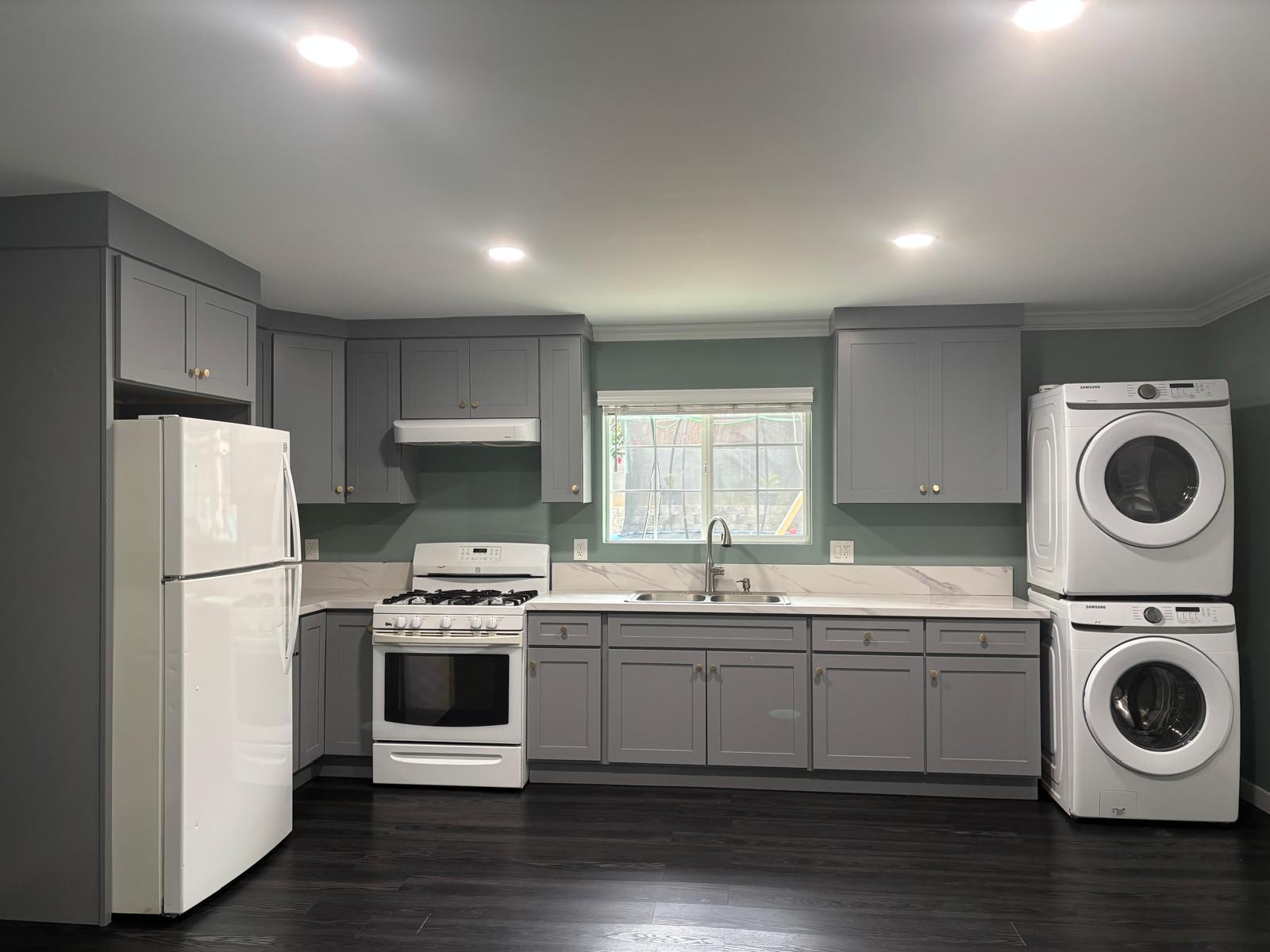 Sink. washer. dryer - 1241 Christina Ct