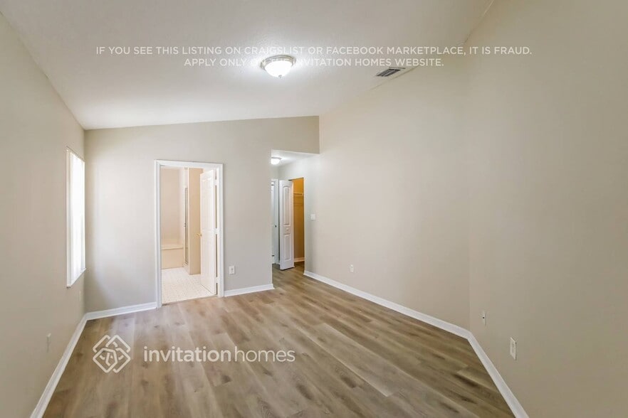 Building Photo - 1365 SW 106th Ave