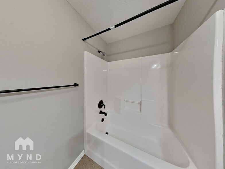 Building Photo - 5697 W Alexa Ln