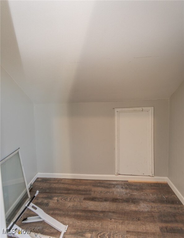 Building Photo - 2035 Chesterland Ave