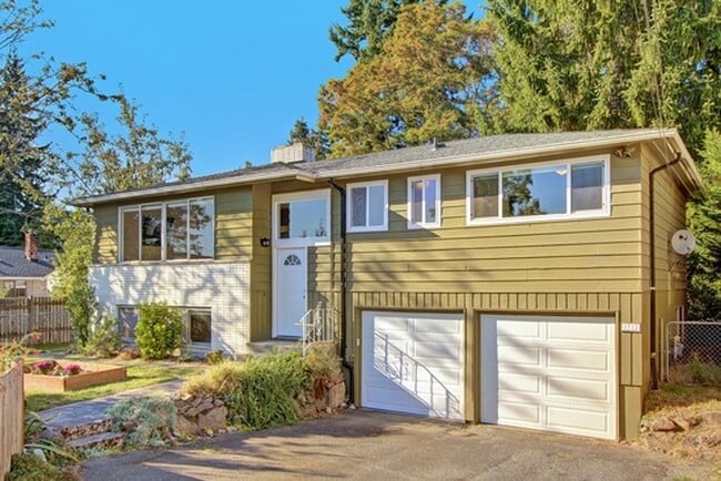 Primary Photo - Seattle Northgate single family house 4 be...