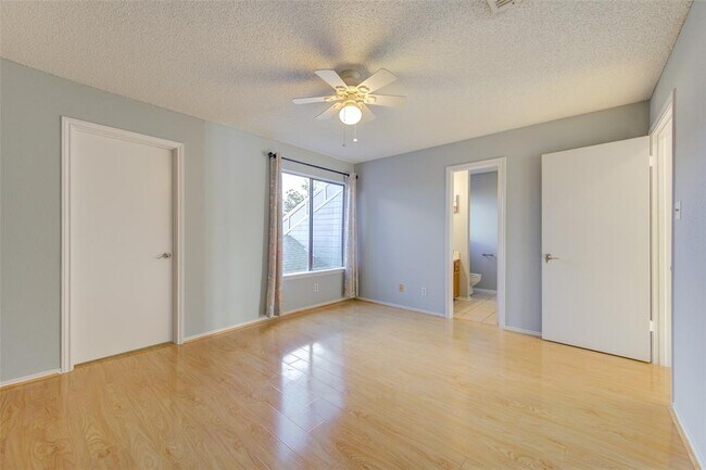 Building Photo - 1620 Good Day Dr