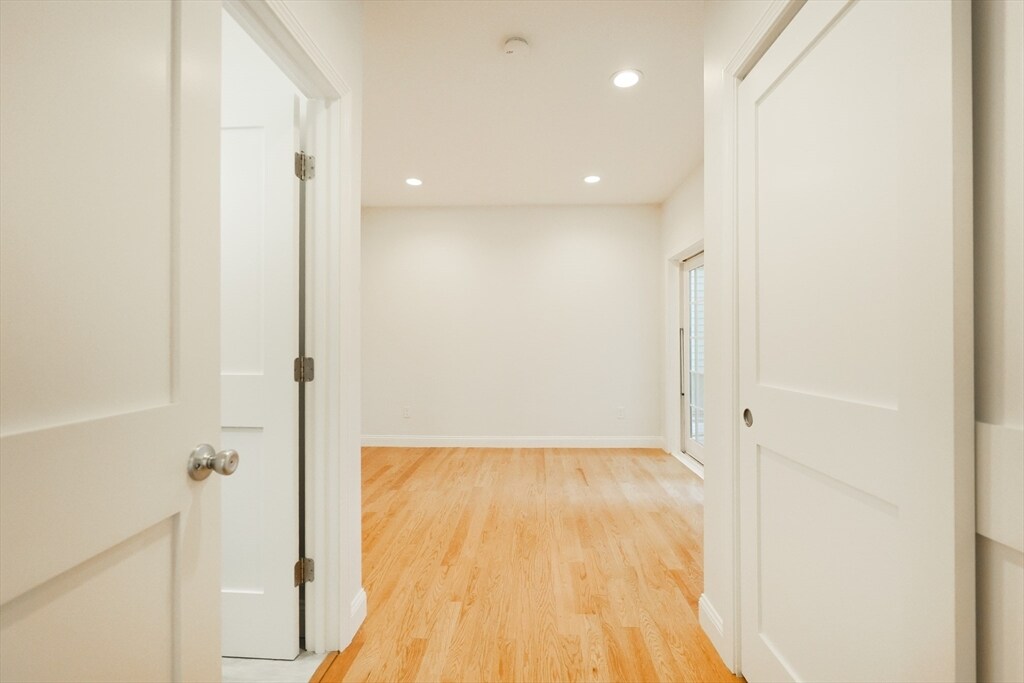 Building Photo - 375 Dorchester St