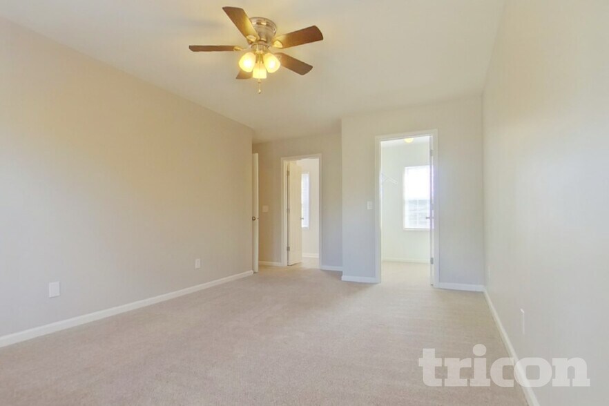 Building Photo - 403 Parkstone Ct